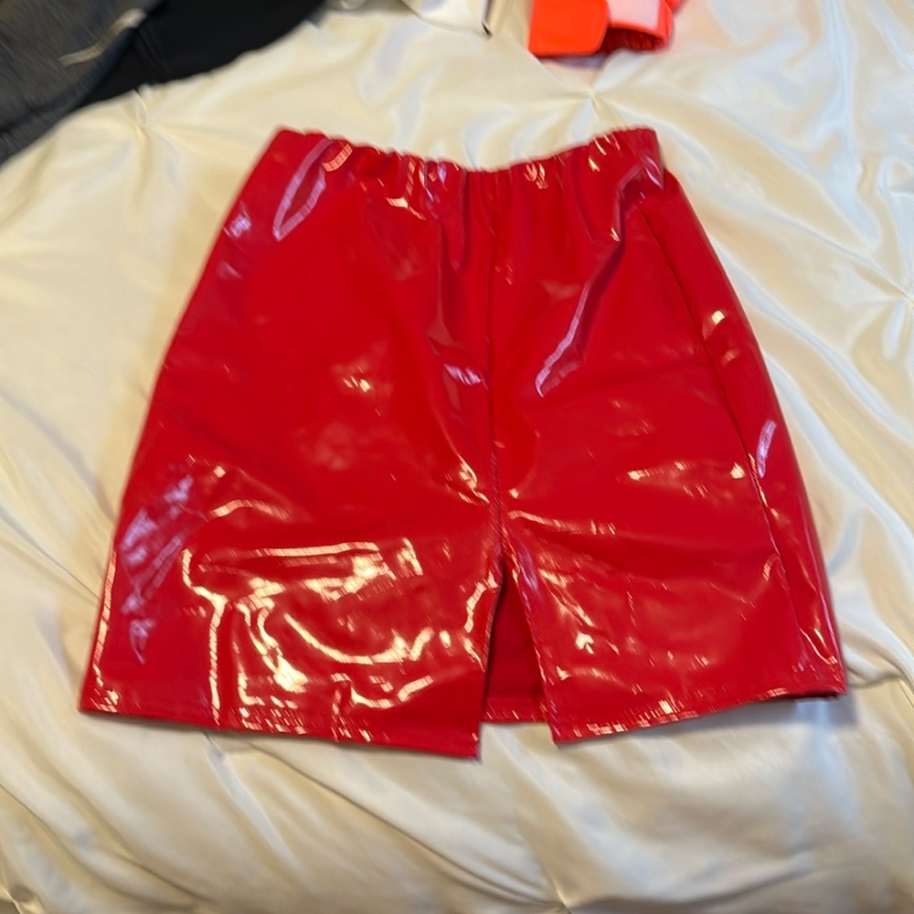 Pretty little thing skirt red